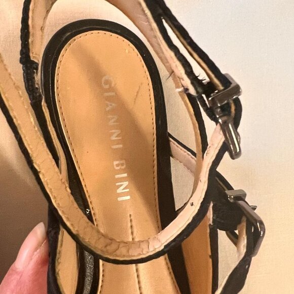Gianni Bini Dual strap black flats - Picture 2 of 4